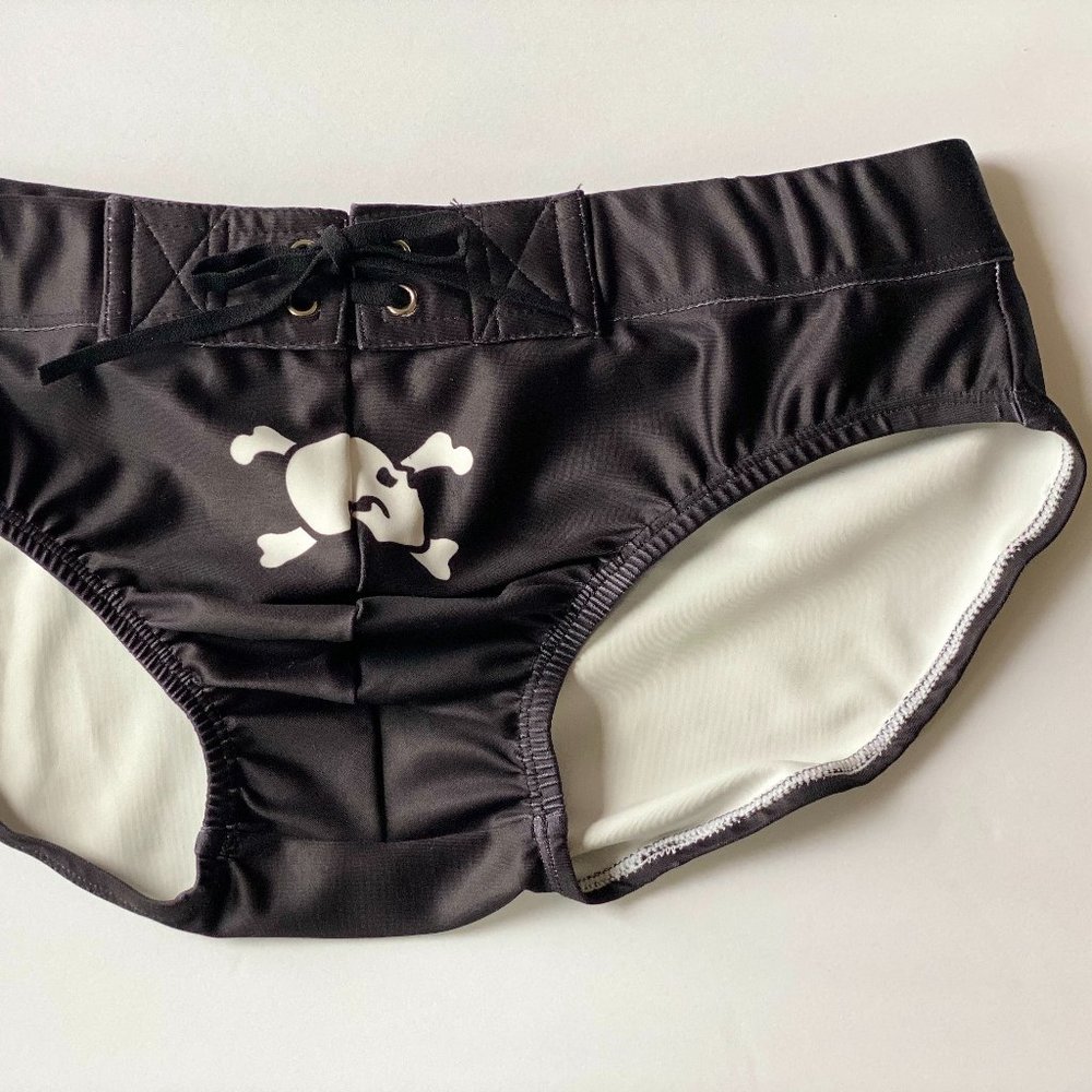 SKULL & BONES BLACK SWIMWEAR W/ SKULL